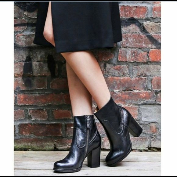 Frye | Shoes | Frye Parker Short Bootie 